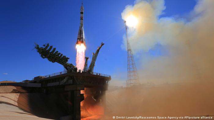 अंतरिक्ष यात्रा के लिए रूस की सोयूज श्रेणी के स्पेसक्राफ्ट चर्चित हैं. यह रूस की विज्ञान में काबिलियत की अच्छी झलक है.