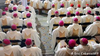 Καθολική εκκλησία, ιερείς Καθολική εκκλησία, ιερείς