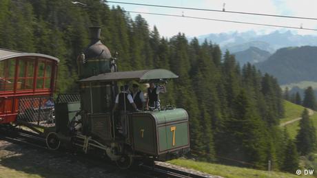 Eine Fahrt mit der historischen Rigi-Bahn ist ein Erlebenis. 