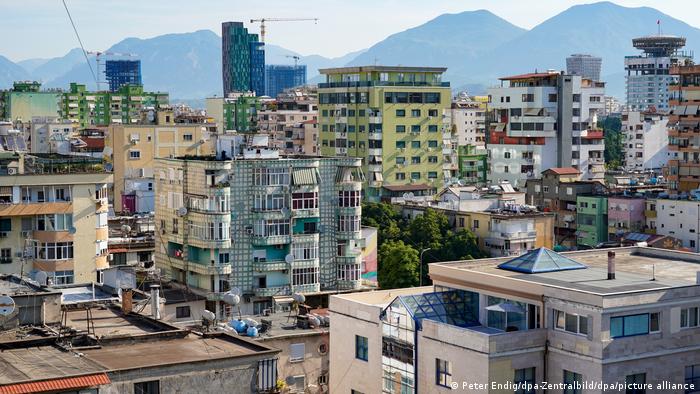 Albanien Wohngegend Blloku von Tirana