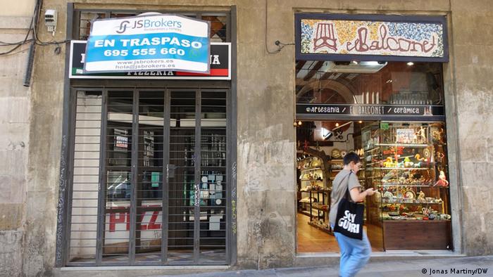 Un negocio cerrado en Barcelona.