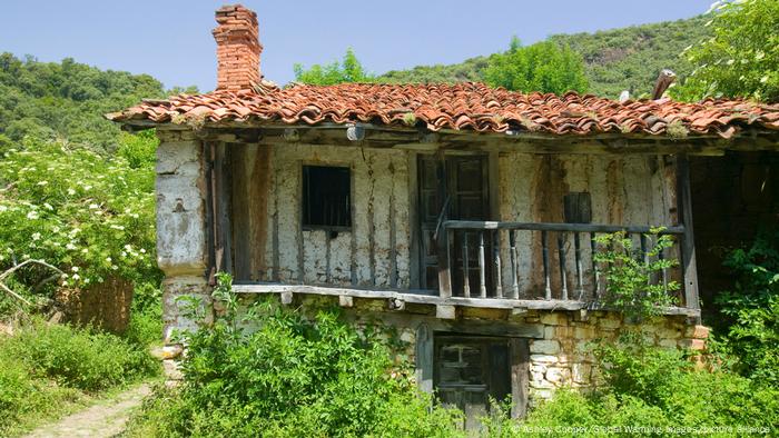An abandoned farmhouse in Picos de Europa