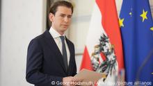 dpatopbilder - 09.10.2021, Österreich, Wien: Sebastian Kurz (ÖVP), Bundeskanzler von Österreich, kommt, um ein Statement zur Regierungskrise im Bundeskanzleramt abzugeben. Kurz gab bekannt, dass er als Bundeskanzler von Österreich zurücktreten wird, nachdem er wegen schwerer Korruptionsvorwürfe als Verdächtiger genannt worden ist. Foto: Georg Hochmuth/APA/dpa +++ dpa-Bildfunk +++