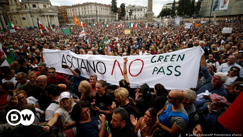 Italiener protestieren gegen 3G-Pflicht am Arbeitsplatz
