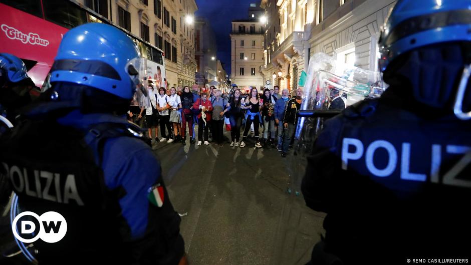 Italia: arrestati leader di Forza Nuova dopo violente proteste |  Mondo |  DW