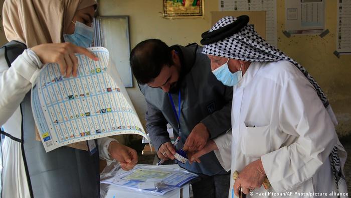 یکی از حوزه‌های اخذ رأی در بغداد