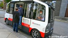 Deutschland Hamburg Autonomes Fahren im HVV Bus