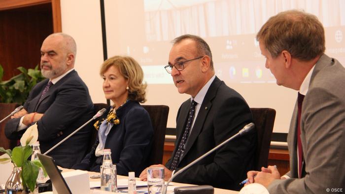 Albanien 8. jährliche Südosteuropäische Medienkonferenz, Journalismus in Krisenzeiten