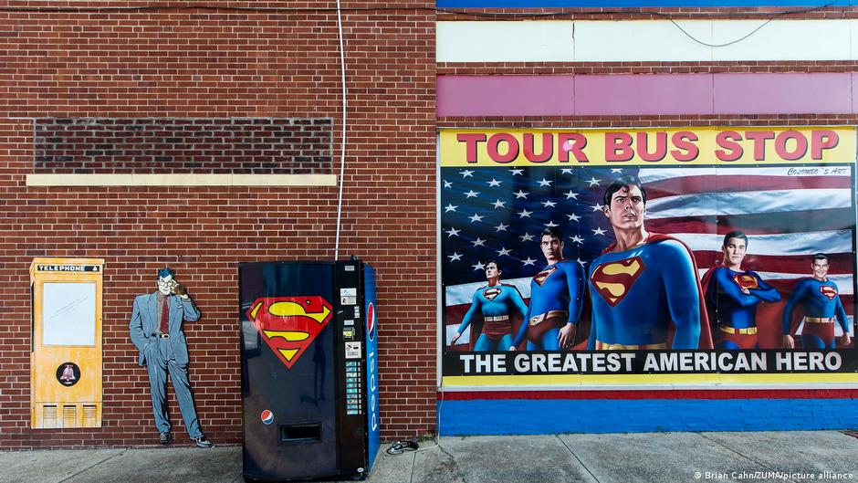 Superman's bisexuality ′not a gimmick′, writer says | News | DW - Vimarsana News