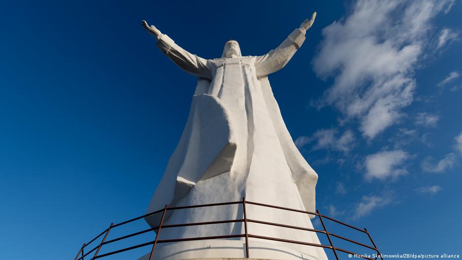 Najveća statua Hrista na svetu - u Poljskoj blizu granice sa Nemačkom - izgrađena je 2017.