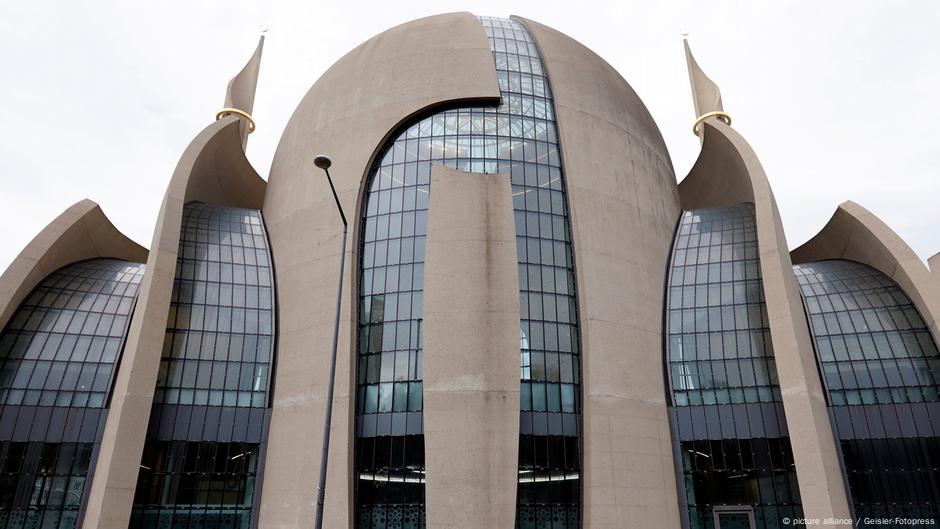 شهر کلن آلمان به پخش اذان از بلندگوی مسجد اجازه خواهد داد DW ۱۴۰۱/۷/۱۴