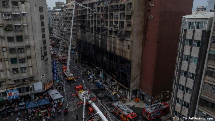 Taiwan Kaohsiung | Feuer in 13-stöckigem Gebäude