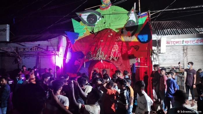 Bangladesch Angriffe auf Hindu-Tempel während Durga-Puja-Feierlichkeit