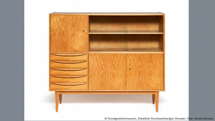 50er-Jahre-Sideboard aus Holz mit Schubfächern und Türen