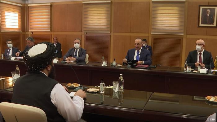 Türkiye Dışişleri Bakanı Mevlüt Çavuşoğlu ve Türk Dışişleri yetkilileri Taliban heyeti ile görüştü