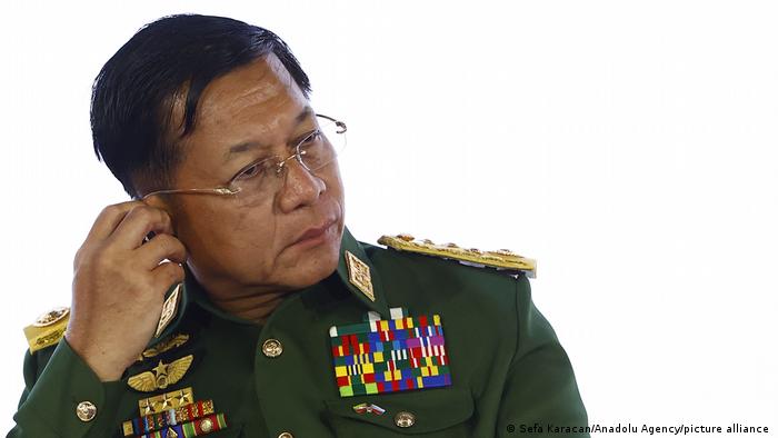 El comandante en jefe de las fuerzas armadas birmanas y presidente de la gobernante junta militar golpista, Min Aung Hlaing, en una conferencia en Moscú el pasado 23 de junio.