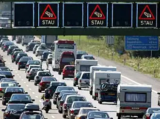 这是德国高速公路上经常出现的景象