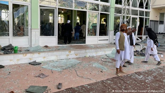 شمار کشته شدگان حمله داعش بر مسجد شیعیان در قندهار به ۶۰ تن افزایش یافته است. این دومین حمله مرگبار داعش بر مساجد شیعیان افغانستان در یک هفته گذشته است.