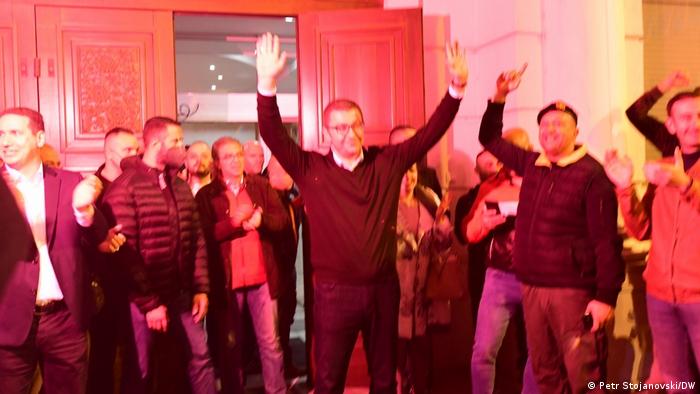 Раководството на ВМРО-ДПМНЕ ја прослававува на победата на локалните избори