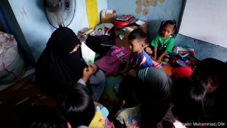 Children in Jakarta’s slums get a second chance at education