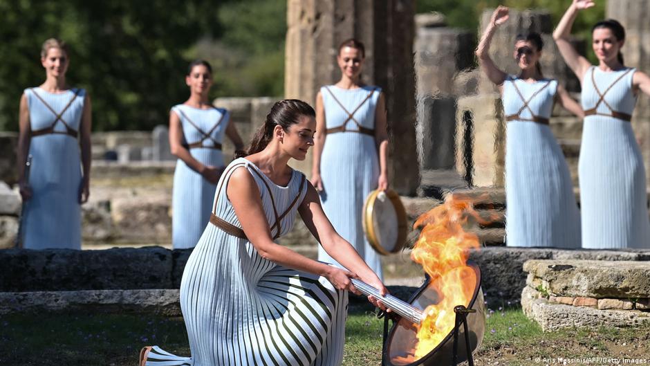 Beijing Winter Games flame lit in Greece amid protests | News | DW - Vimarsana News