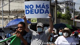 El Salvador, protestas contra el despido de los jueces, octubre 17, 2021