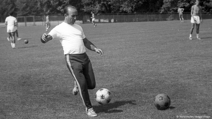 Emmanuel Scheffer no campo de treinamento de Israel em Hennef, Alemanha Ocidental