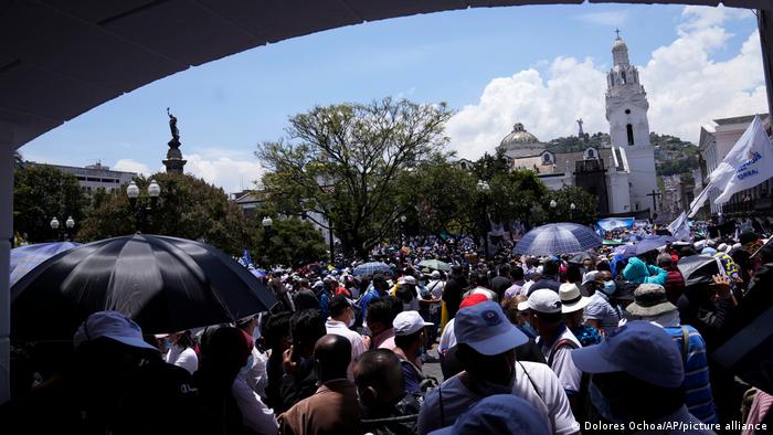 Ecuador Quito Unterstützer von Präsident Guillermo Lasso