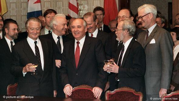 договор два плюс четыре 1990. договор два плюс четыре 1990 фото. картинка договор два плюс четыре 1990. смотреть фото договор два плюс четыре 1990. смотреть картинку договор два плюс четыре 1990.