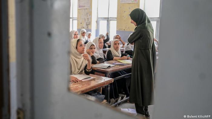 Afghanistan Symbolbild Bildung Frauen