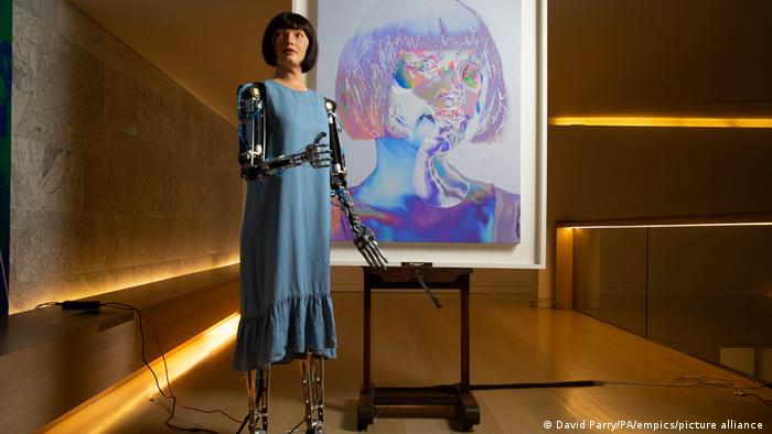 Robô Ai-Da causou alvoroço na Bienal de Arte de Veneza em 2022
