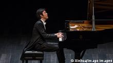 Pianist Li Yundi performs during his 2016 international Chopin recital tour at the Barvikha Luxury Village Concert Hall in Moscow, Russia, on March 31, 2016. ) RUSSIA-MOSCOW-LI YUNDI-CONCERT BaixXueqi PUBLICATIONxNOTxINxCHN
Pianist left Yundi performs during His 2016 International Chopin recital Tour AT The Barvikha Luxury Village Concert Hall in Moscow Russia ON March 31 2016 Russia Moscow left Yundi Concert BaixXueqi PUBLICATIONxNOTxINxCHN