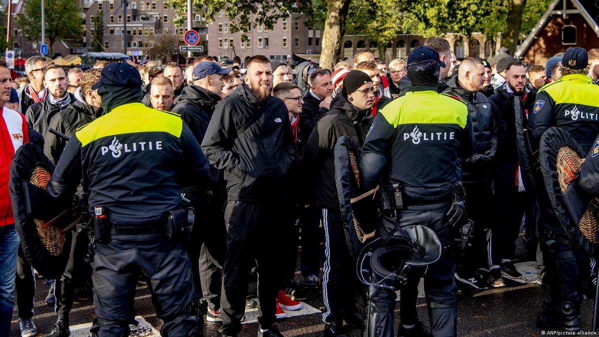 Union Berlin complain of 'harsh police deployment' – DW – 10/22/2021