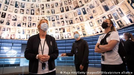 DFB-Frauen besuchen Holocaust-Gedenkstätte Yad Vashem