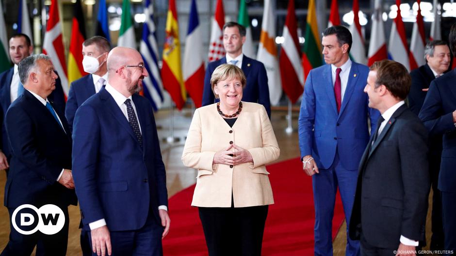 European Union leaders bid farewell to Angela Merkel with a standing ovation |  Europe |  DW