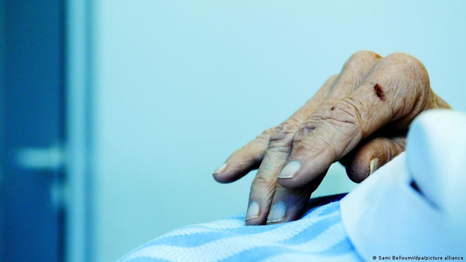 Portugal′s parliament approves euthanasia bill | News | DW - Vimarsana News