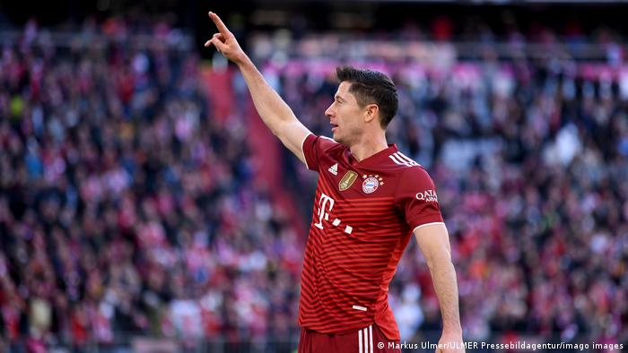 Robert Lewandowski celebrates his goal for Bayern Munich against Hoffenheim in the Bundesliga
