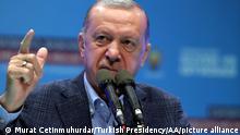 إردوغان يأسف لتوزيع كتاب مدرسي يصور النبي محمد في سوريا