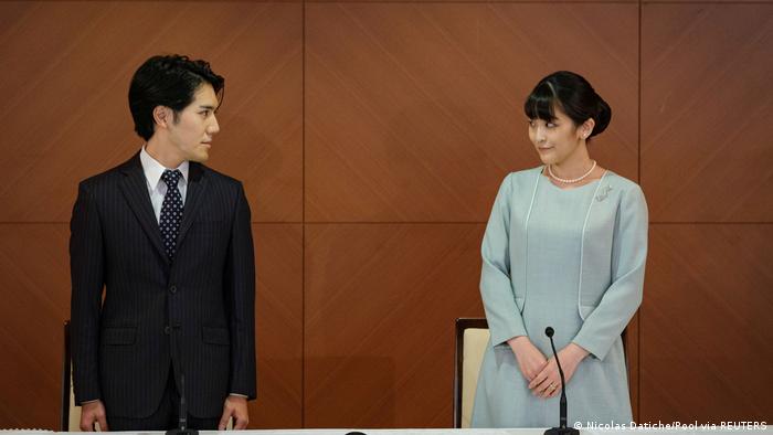 Mako y Kei Komuro (izq.)