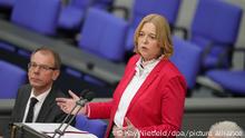 Bärbel Bas (SPD) spricht nach ihrer Wahl zur Bundestagspräsidentin bei der konstituierenden Sitzung des neuen Bundestags. +++ dpa-Bildfunk +++