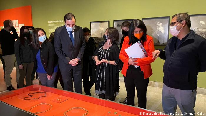 Chile: Exposición sobre la región austral y sus grupos indígenas, en el Centro Cultural La Moneda.