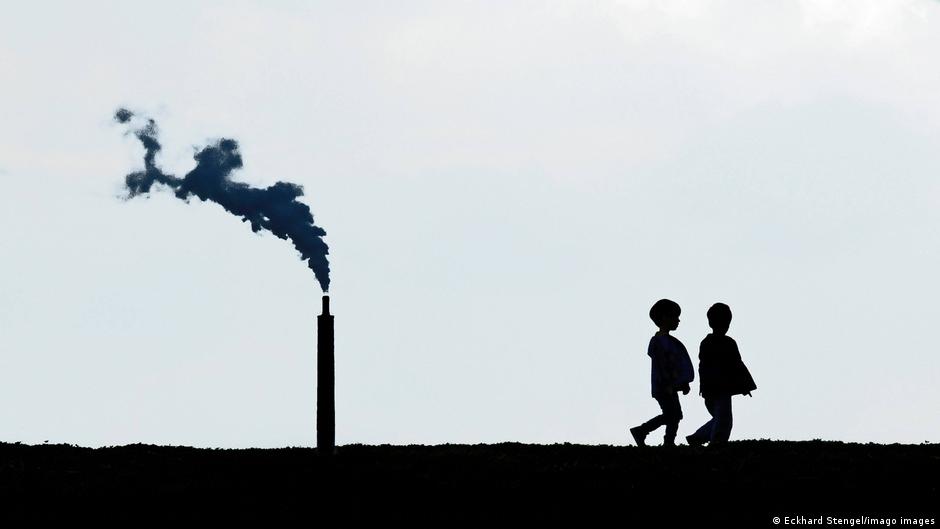 Report reveals ′major flaws′ in corporate climate pledges | News | DW - Vimarsana News