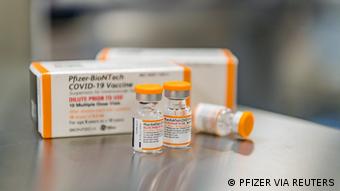 Biontech和辉瑞 (Pfizer)联合研发的针对奥密克戎的新冠疫苗将在今年1月底进入临床研究阶段。