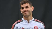Lucas HERNANDEZ (Bayern Muenchen) muss nicht ins Gefaengnis! Archivfoto: Lucas HERNANDEZ (Bayern Muenchen), Aktion,Einzelbild,angeschnittenes Einzelmotiv,Portraet,Portrait,PortrÅ t. Fussball Champions League/ Benfica Lissabon - FC Bayern Muenchen,Abschlusstraining am 19.10.2021 Â