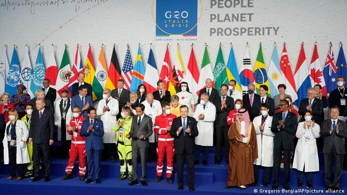 Italien Rom | G20 Gipfel | Gruppenfoto mit Medizinischem Personal