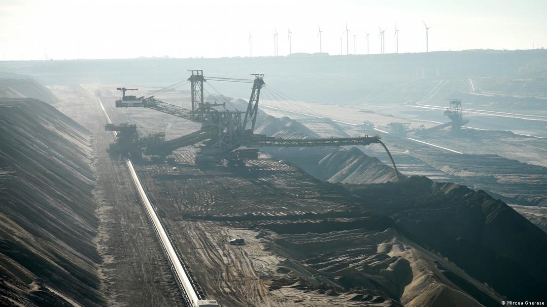 Mina de carvão ao ar livre no Oeste da Alemanha