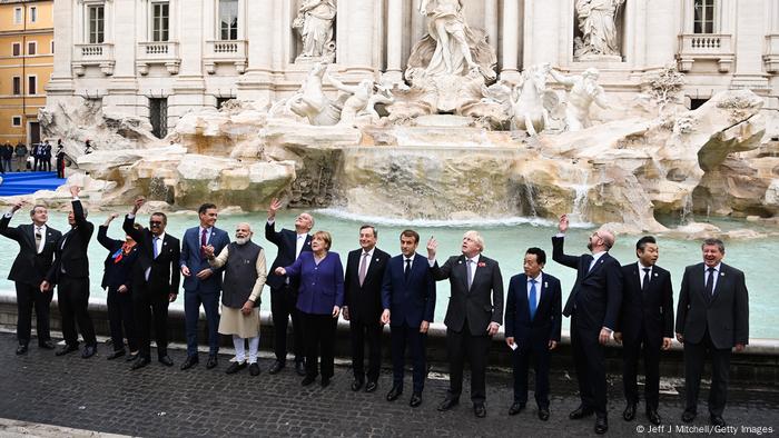Italien Rom | G20 Gipfel | Münzwurf am Trevi Brunnen