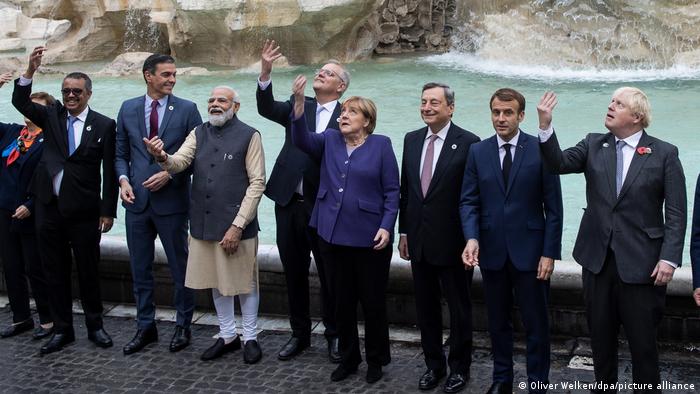 Italien Rom | G20 Gipfel | Münzwurf am Trevi Brunnen
