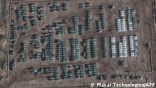 Снимок со спутника, на котором изображено скопление российской военной техники у границы с Украиной