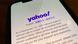 Tela de smartphone mostra anúncio do Yahoo aos usuários sobre o fim de seus serviços na China continental Tela de smartphone mostra anúncio do Yahoo aos usuários sobre o fim de seus serviços na China continental
